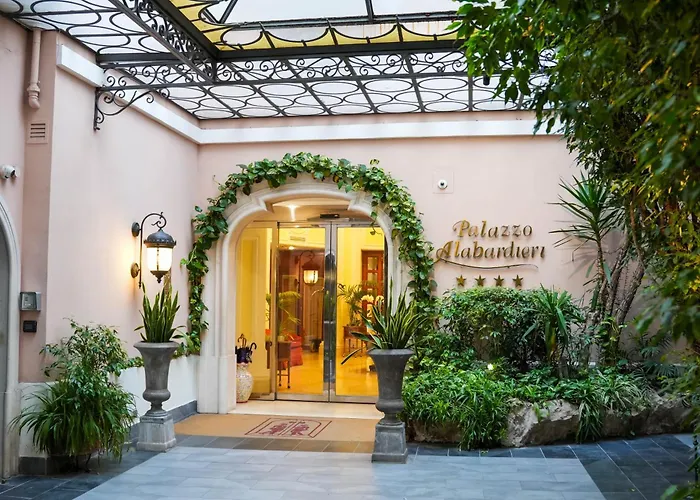 Palazzo Alabardieri Napoli